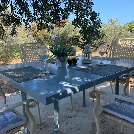 Olive Hill Private House Ferienhaus